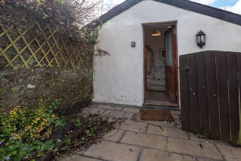 Coastal Cottage 'The Garden Cottage ' Hartland Exteriér fotografie