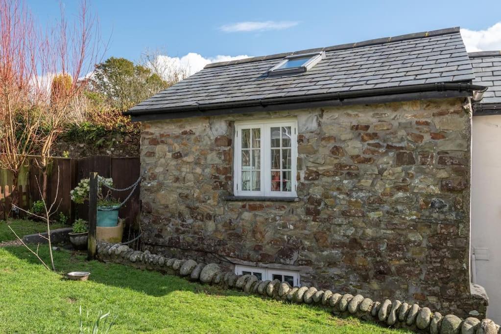 Coastal Cottage 'The Garden Cottage ' Hartland Exteriér fotografie